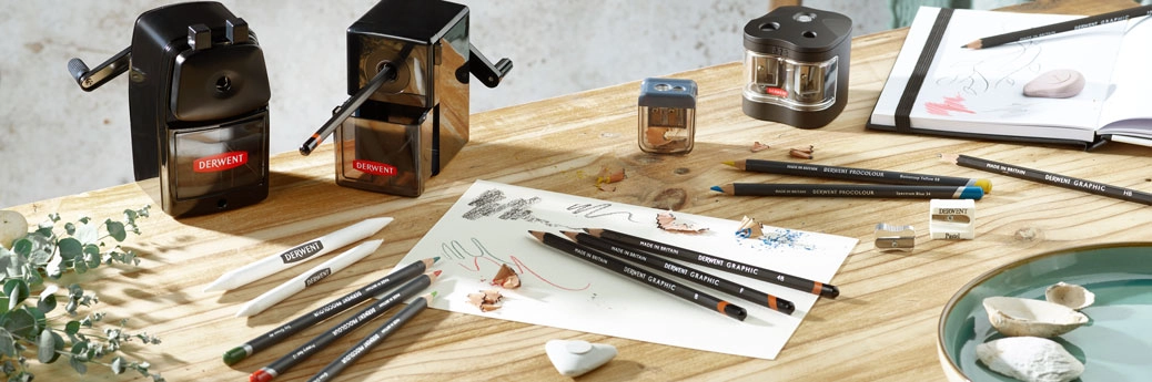 /gfx/groups/group_10041/carousel/derwent_pencils_title.webp