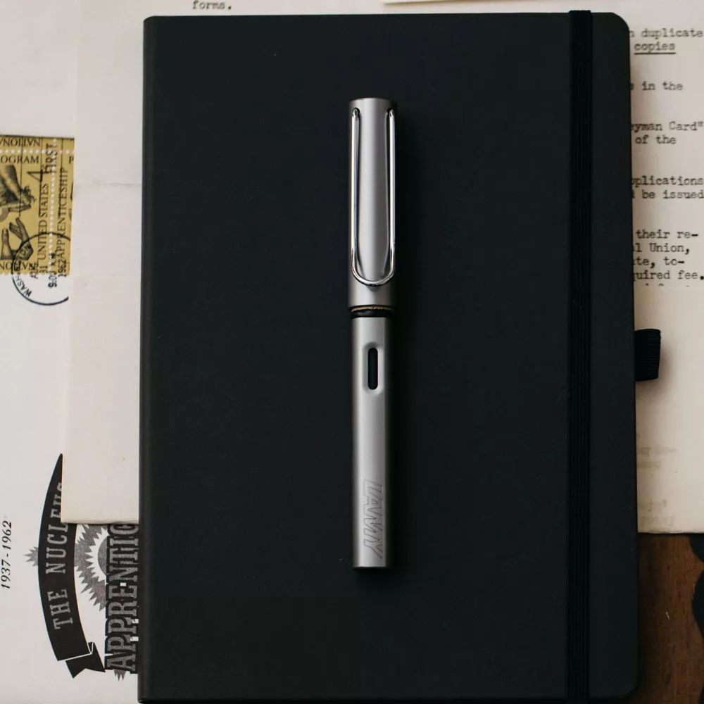 https://www.tintadlaplastykow.pl/gfx/groups/group_12112/t92_Pioro-Lamy-Al-star-graphite.webp