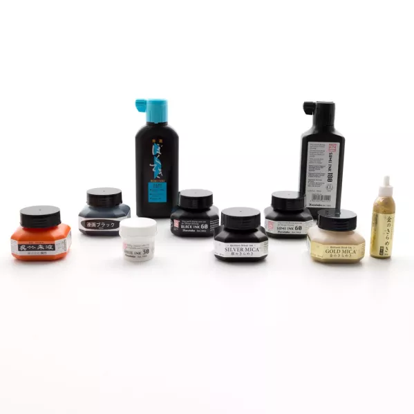 https://www.tintadlaplastykow.pl/gfx/groups/group_12750/t599_Kuretake-Ink_l2.webp
