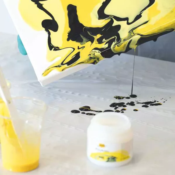 https://www.tintadlaplastykow.pl/gfx/groups/group_16189/t599_Medium-do-Pouringu-Kreul-Solo-Goya-Pouring-Fluid.webp