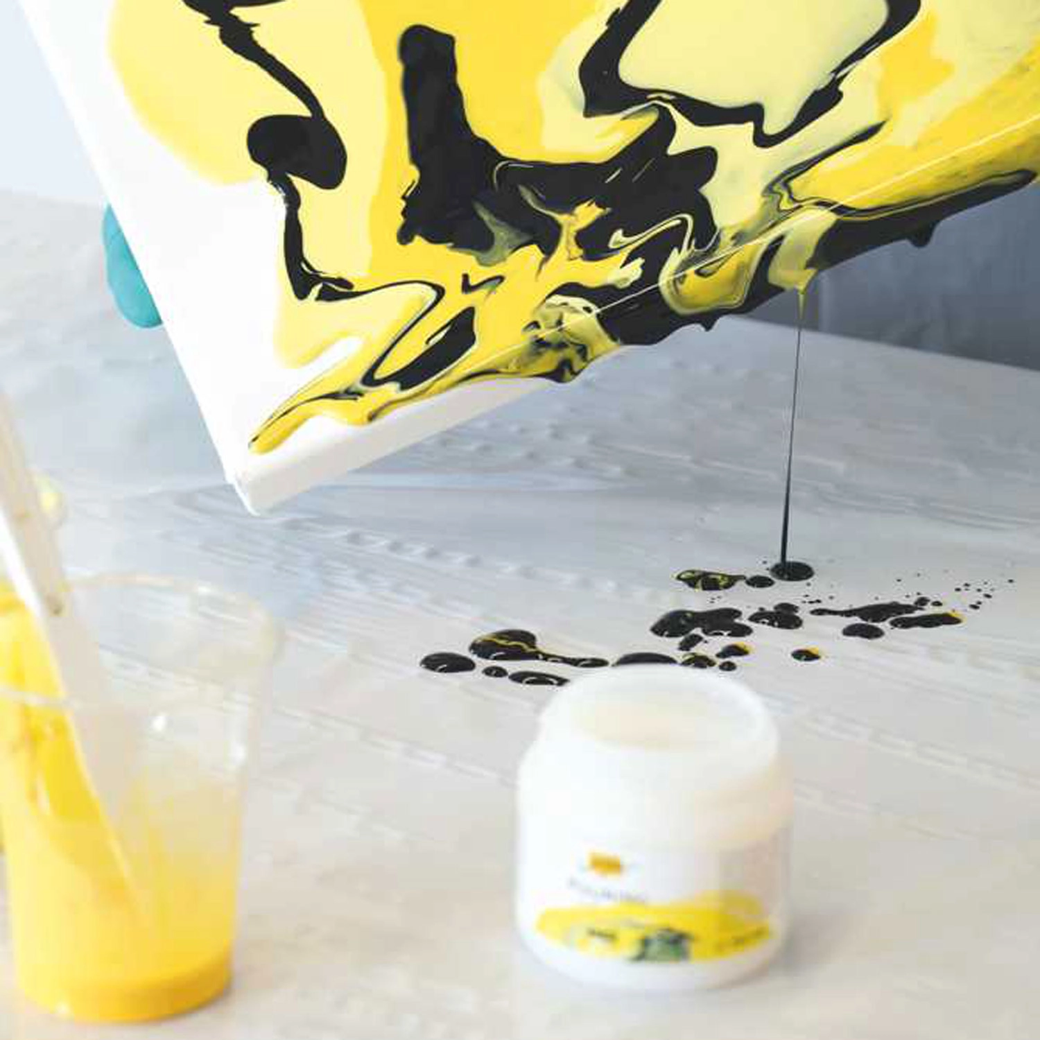 https://www.tintadlaplastykow.pl/gfx/groups/group_16189/t92_Medium-do-Pouringu-Kreul-Solo-Goya-Pouring-Fluid.webp