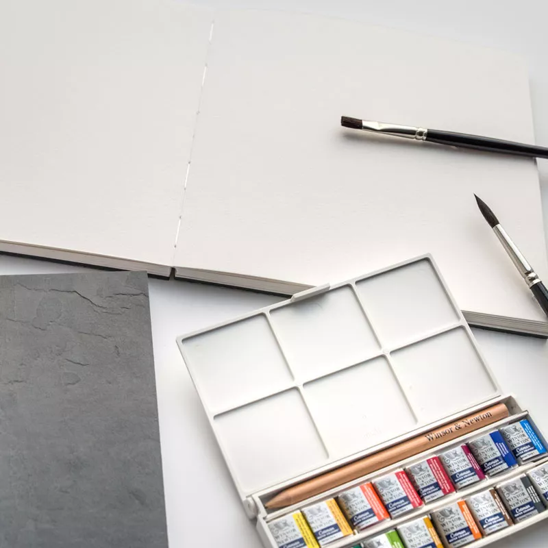 https://www.tintadlaplastykow.pl/gfx/groups/group_16427/t92_szkicownik_smlt_stonebook_watercolour_300_gsm.webp