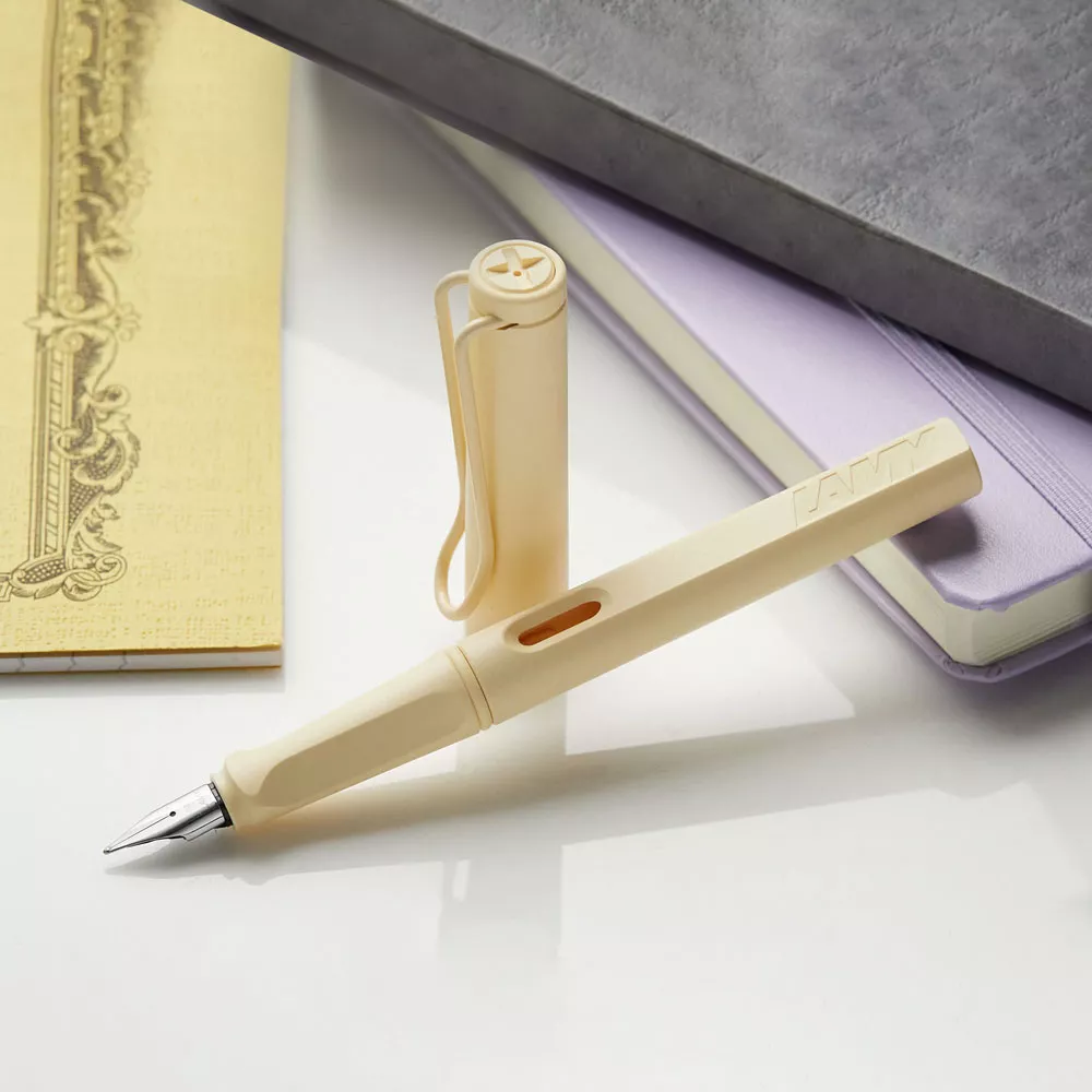 https://www.tintadlaplastykow.pl/gfx/groups/group_18684/t92_Pióro-Lamy-Safari-Cream.webp