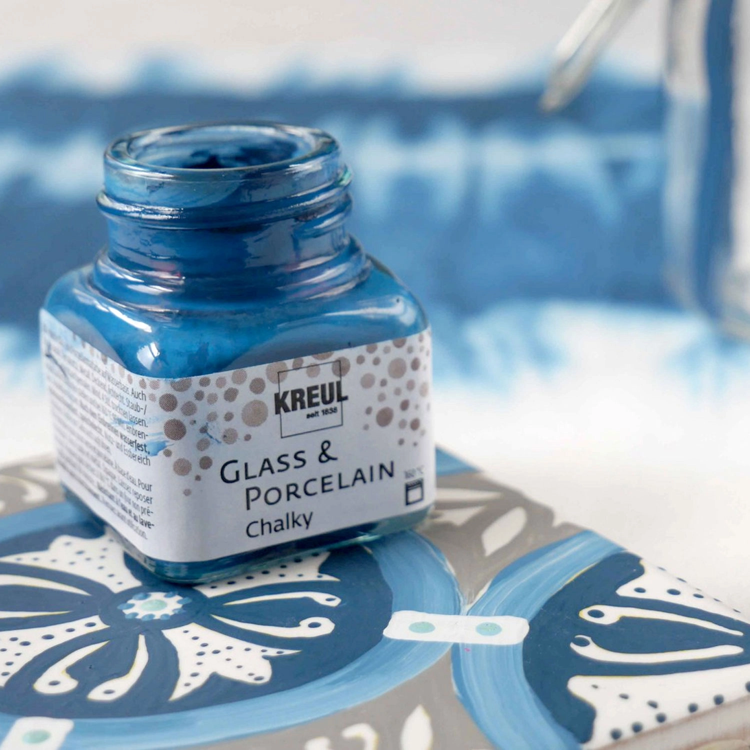 https://www.tintadlaplastykow.pl/gfx/groups/group_19370/t92_Farby-do-porcelany-Kreul-Glass-&-Porcelain-Chalky_7.webp