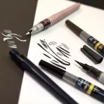 https://www.tintadlaplastykow.pl/gfx/groups/group_2429/t148_kuretake_brush_pen_46.webp
