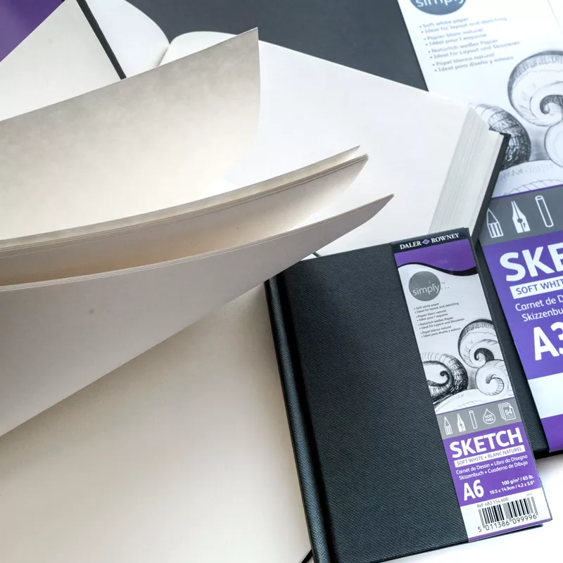 https://www.tintadlaplastykow.pl/gfx/groups/group_4927/t92_daler-rowney_simply_hardback_sketchbook_soft_white_800.webp