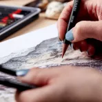 https://www.tintadlaplastykow.pl/gfx/photos/offer_104475/wegiel-rysunkowy-w-kredce-derwent-tinted-charcoal-12-2301690_3_1912806400161751.webp