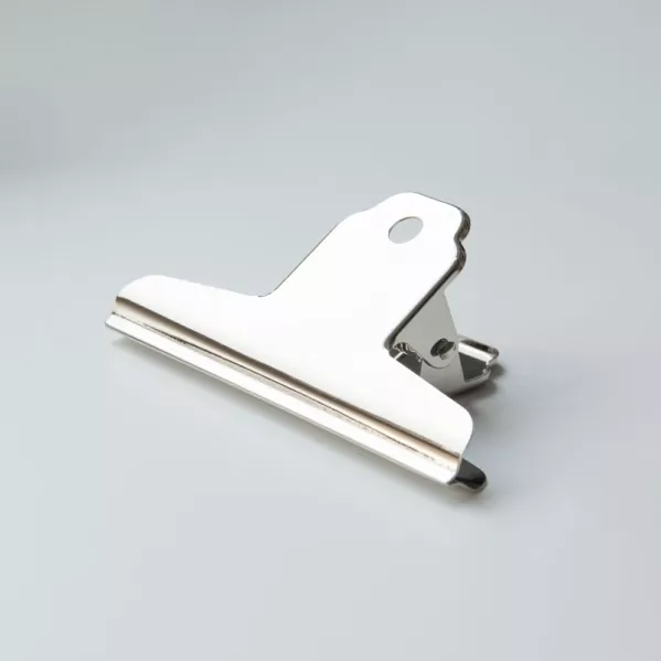 https://www.tintadlaplastykow.pl/gfx/photos/offer_125347/klips-metalowy-chrom-100-mm--a15038_2_2075465159112814.webp