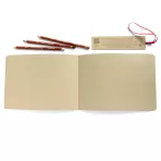 https://www.tintadlaplastykow.pl/gfx/photos/offer_34157277/szkicownik-smlt-art-sketchbook-natural-brown-135-gsm-28-ark-slonie-245-x-176-cm-gumka-5eb28stn_2_1517934887100210.webp
