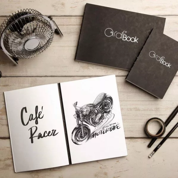 https://www.tintadlaplastykow.pl/gfx/photos/offer_36397241/szkicownik-clairefontaine-graff-book-360-100-gsm-100-ark-portrait-a6-975800c_4_1703995442101750.webp