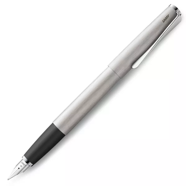 https://www.tintadlaplastykow.pl/gfx/photos/offer_45925670/pioro-lamy-studio-brushed-ef-067_4_1280161441125417.webp