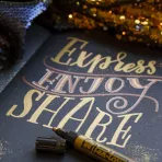 https://www.tintadlaplastykow.pl/gfx/photos/offer_47544989/szkicownik-sakura-sketchbook-note-140-gsm-21-x-30-cm-black-94141005_4_1850817938131124.webp