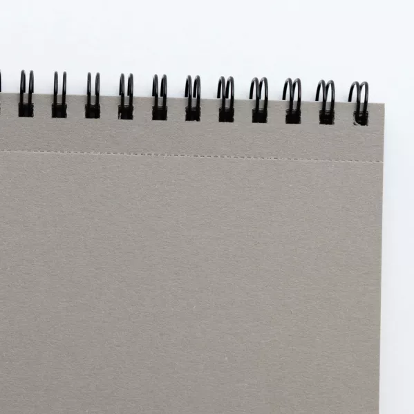 https://www.tintadlaplastykow.pl/gfx/photos/offer_47752586/blok-smlt-art-grey-sketch-pad-180-gsm-zyrafa-spirala-a5-20-ark-5eb20tsgrey_2_389045271170912.webp