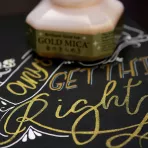 https://www.tintadlaplastykow.pl/gfx/photos/offer_49492928/tusz-kuretake-mica-ink-60-ml-gold-ba3016_4_625130255064209.webp