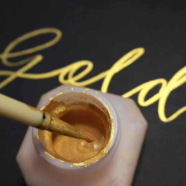 https://www.tintadlaplastykow.pl/gfx/photos/offer_49492928/tusz-kuretake-mica-ink-60-ml-gold-ba3016_2_391940367064048.webp