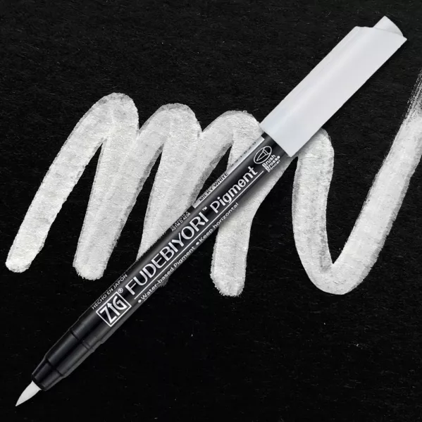 https://www.tintadlaplastykow.pl/gfx/photos/offer_49699495/brush-pen-kuretake-fudebiyori-pigment-milky-white_2_394328743110309.webp