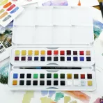 https://www.tintadlaplastykow.pl/gfx/photos/offer_61721627/farby-akwarelowe-daler-rowney-aquafine-studio-set-48-plastic-box-131900201_6_2078809101143147.webp