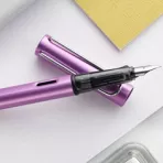 https://www.tintadlaplastykow.pl/gfx/photos/offer_63892384/pioro-wieczne-lamy-alstar-lilac-ef_2_294927192154653.webp