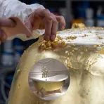 https://www.tintadlaplastykow.pl/gfx/photos/offer_69678849/lakier-do-zlocen-w-sprayu-kreul-zaponlack-varnish-for-metal-and-precious-metal-400-ml-840400_4_1657315511103750.webp