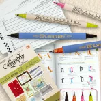 https://www.tintadlaplastykow.pl/gfx/photos/offer_69684539/zestaw-do-kaligrafii-kuretake-a-to-zig-calligraphy-starter-kit-ecf101005_4_1564784472091717.webp